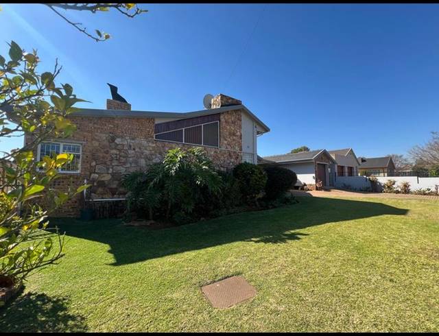 4 BEDROOM HOUSE FOR SALE IN GREENHILLS